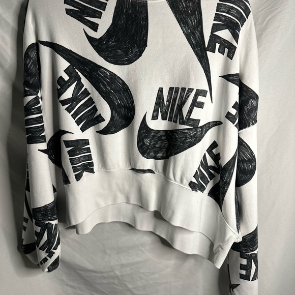M Nike cropped sweater - Picture 2 of 8